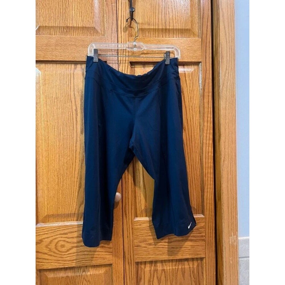 Nike Dri-FIT Women’s Capri Leggings Size Large Navy Athletic Yoga Running Pants